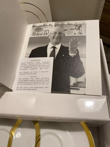 كوبين الصداقة والصحن التوأم كما اطلقو عليه لتخليد...