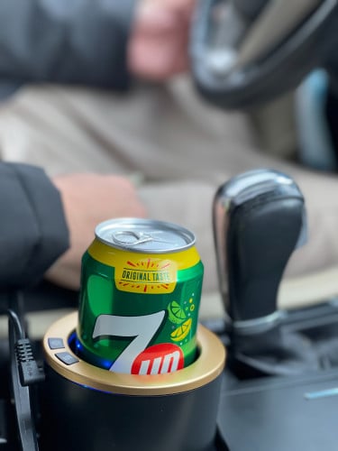 كأس تسخين وتبريد المشروبات متوفر بلونين