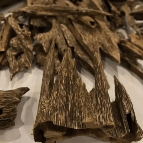 عود هندي طبيعي سيوفي تربل سوبر