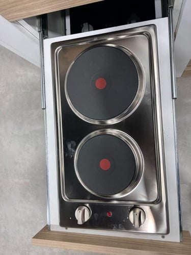 سطح بومبي POMPE ايطالي - كهرباء 30 سم 2 عین اشعال...