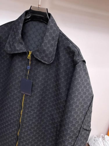 جاكيت LV