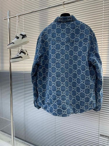 جاكيت قوتشي