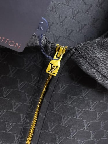 جاكيت LV