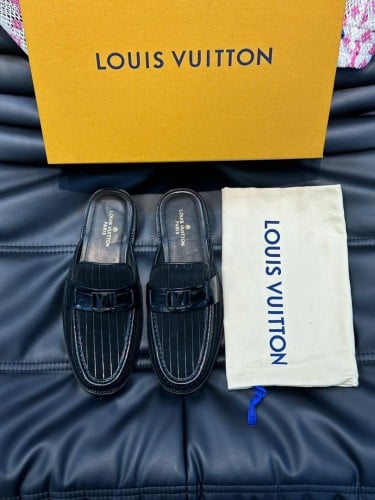 حذاء LV