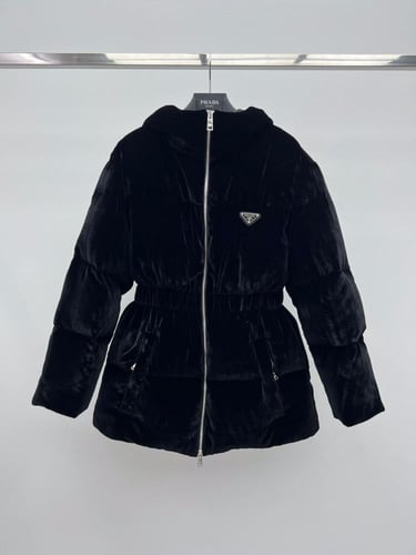 جاكيت برادا