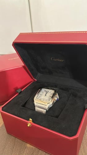 ساعة "سانتوس دو كارتييه"