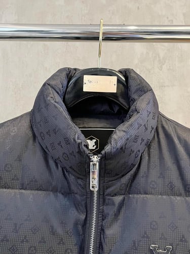 جاكيت LV