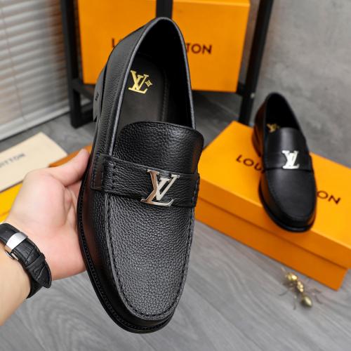حذاء LV