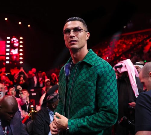 جاكيت قوتشي