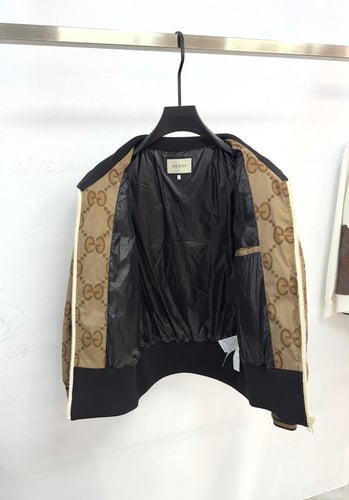 جاكيت قوتشي