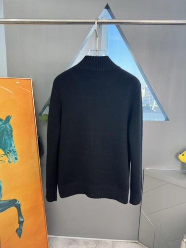 جاكيت برادا