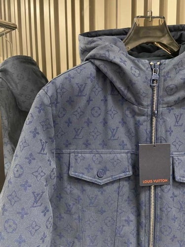 جاكيت LV