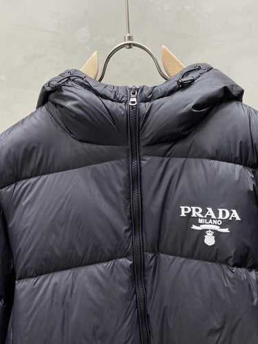 جاكيت برادا