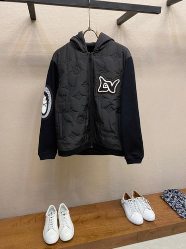 جاكيت LV