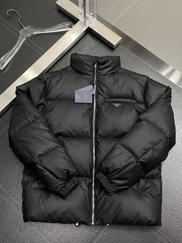 جاكيت برادا