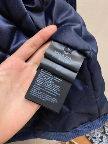 جاكيت برادا