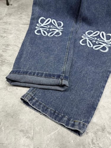 بنطلون لويفي