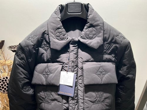 جاكيت LV
