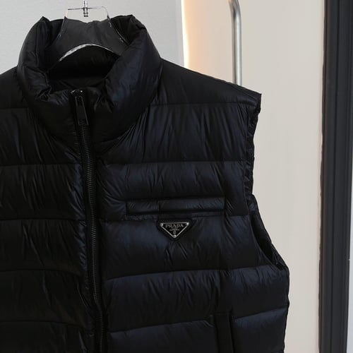 جاكيت برادا