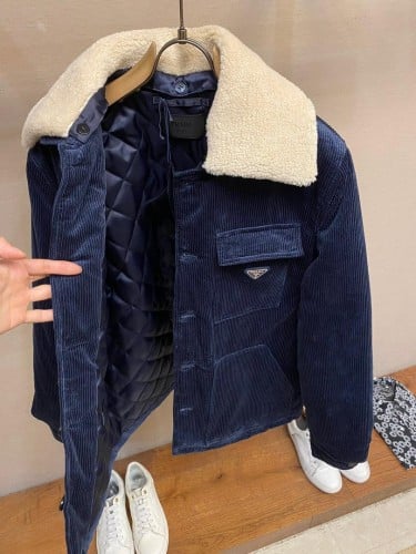 جاكيت برادا