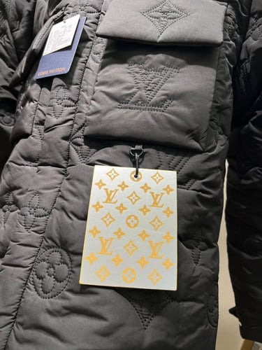جاكيت LV