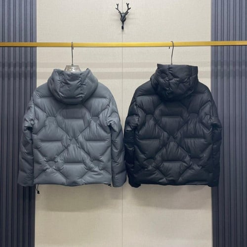 جاكيت برادا