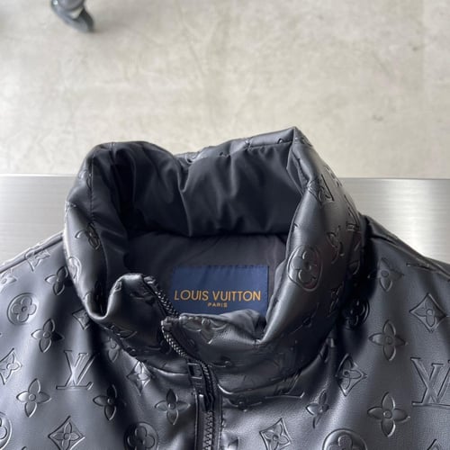 جاكيت LV