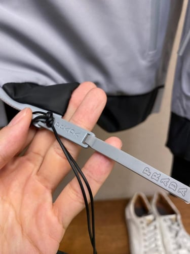 جاكيت برادا