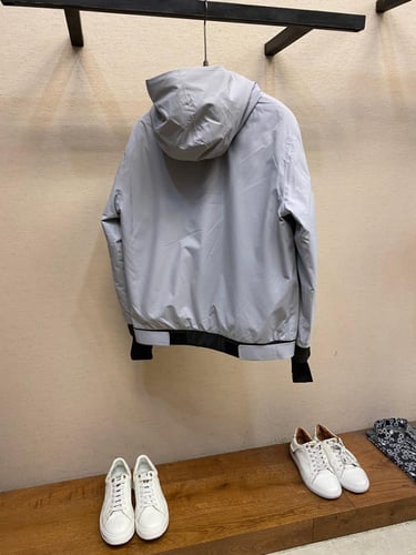 جاكيت برادا