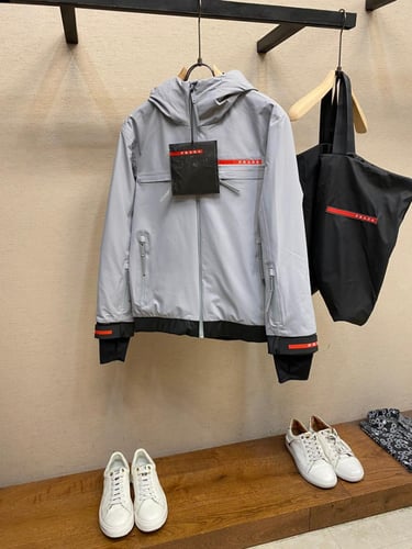 جاكيت برادا