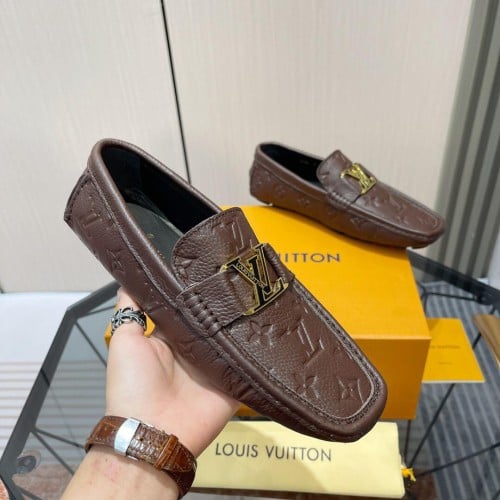 حذاء LV