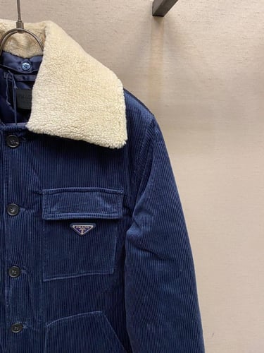 جاكيت برادا