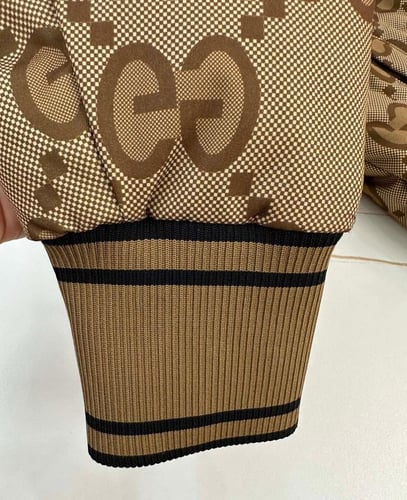 جاكيت قوتشي