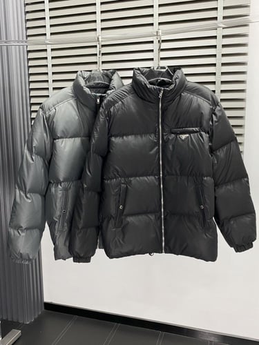 جاكيت برادا