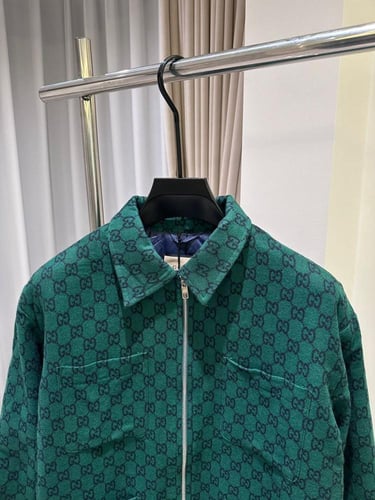 جاكيت قوتشي