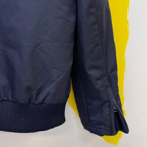 جاكيت قوتشي