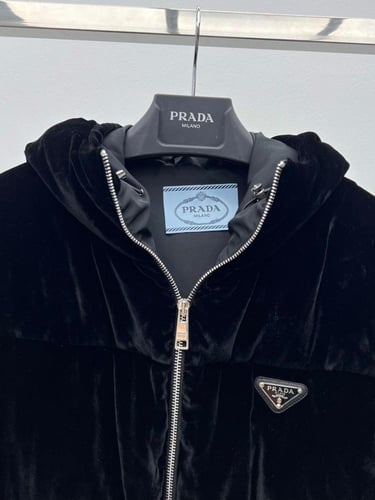 جاكيت برادا