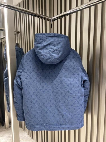 جاكيت LV