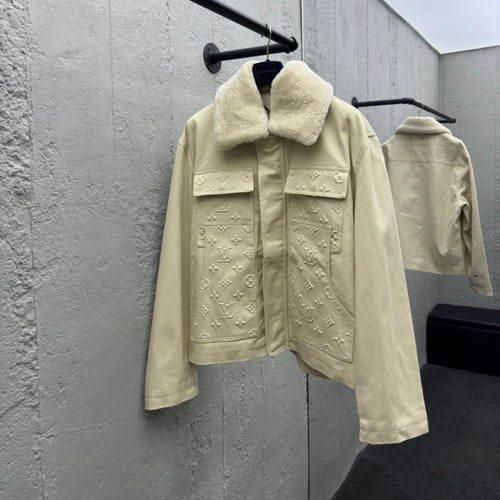 جاكيت LV ( تسليم فوري)