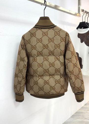 جاكيت قوتشي