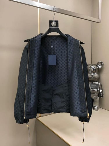 جاكيت LV
