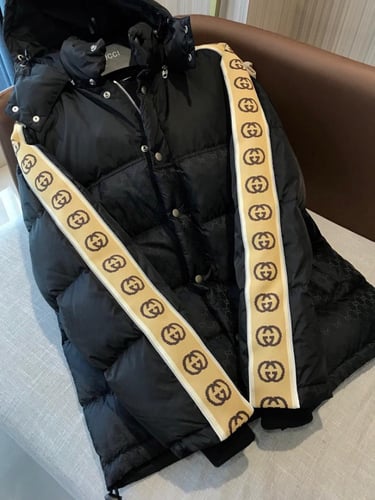 جاكيت قوتشي