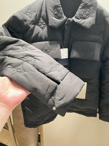 جاكيت LV