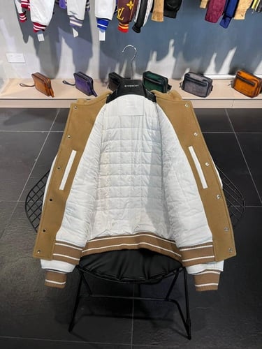 جاكيت جفنشي