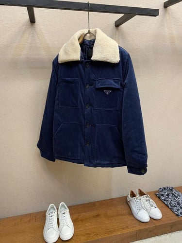 جاكيت برادا