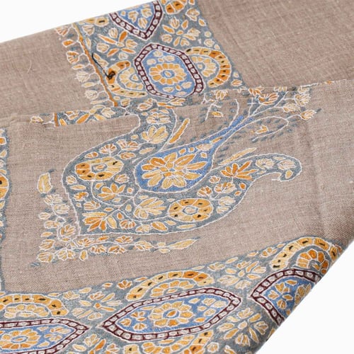 شال صوف كشميري بشمينا ارضية بلون البني الفاتح مطرز...