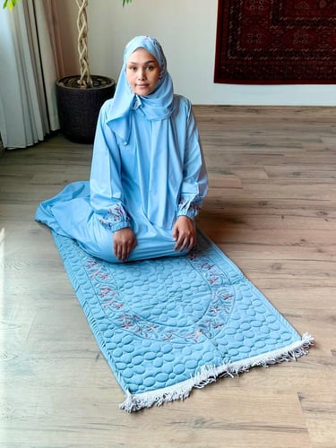 شرشف صلاة مطرز سحّاب وسجادة