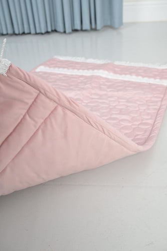 شرشف بكلفة أنيقة مع سجادة وسحاب ناعم