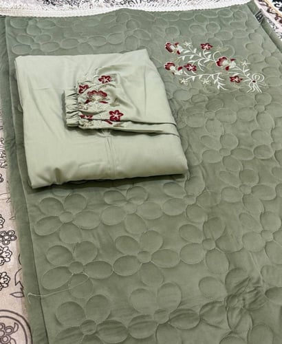 شرشف صلاة مطرز سحّاب وسجادة