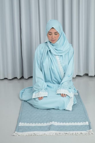 شرشف صلاة مشلح بكلف أنيقة مع سجادة